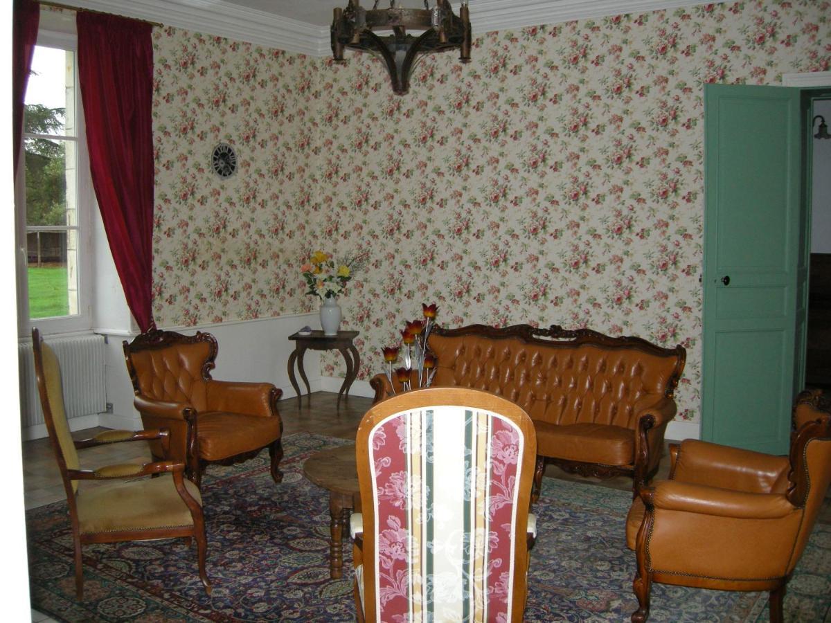 Chateau De Chavannes Bed & Breakfast